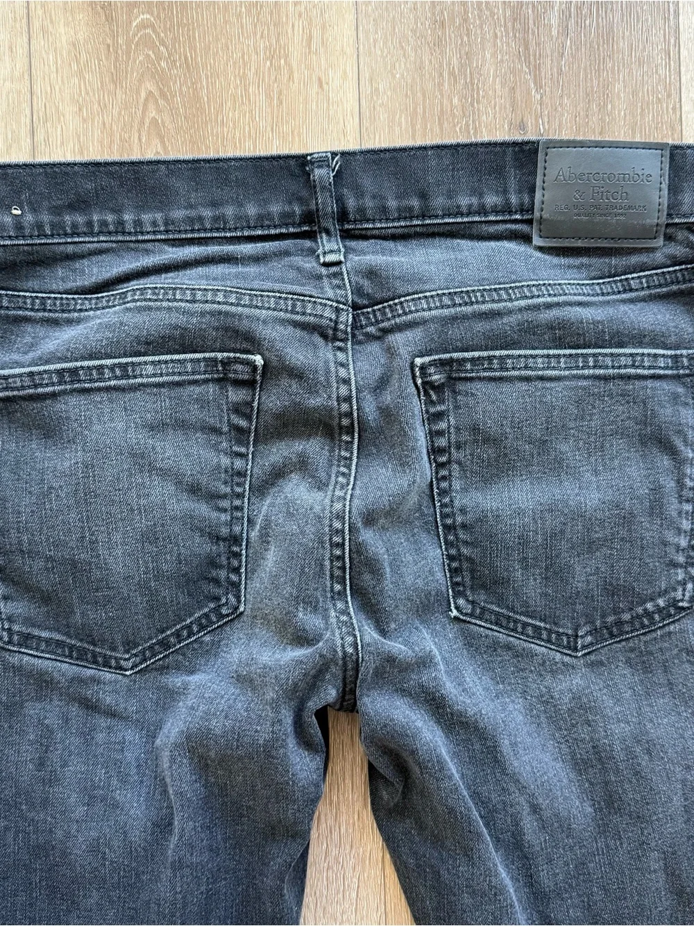 Men’s Abercrombie & Fitch Black Distressed Skinny Jeans 32x32